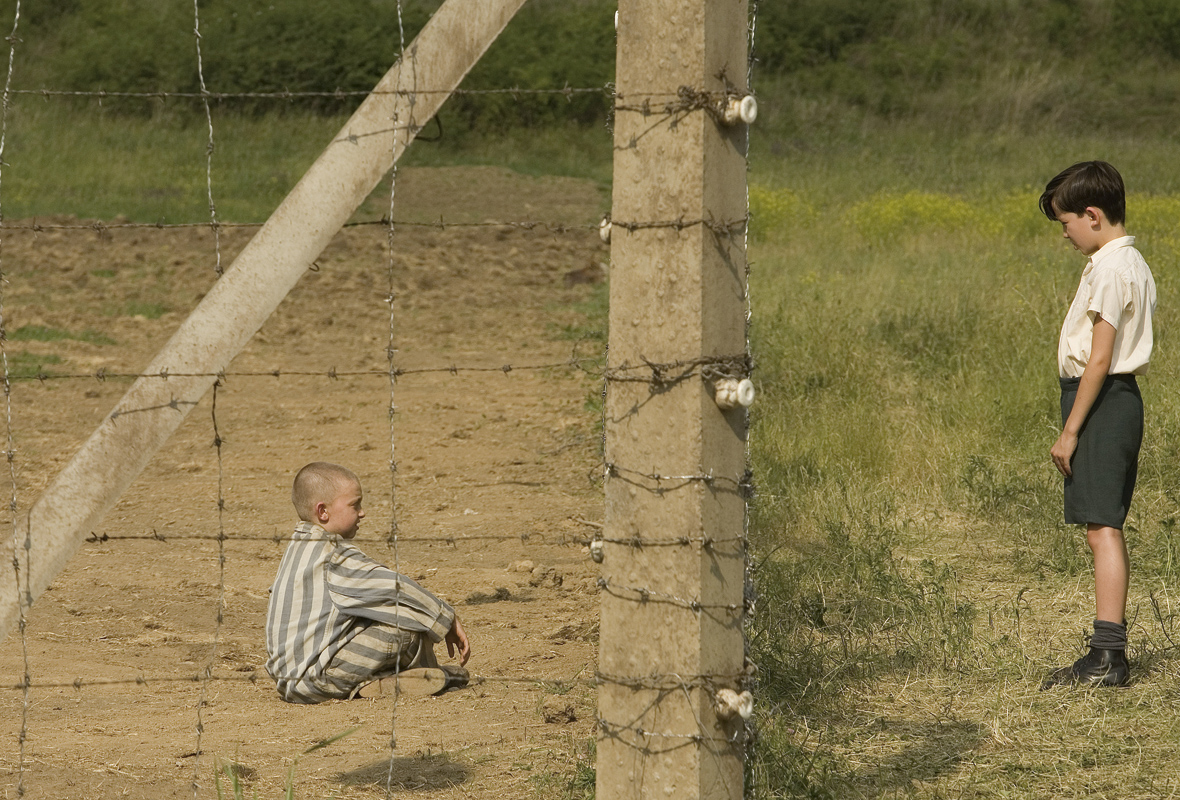 Filmbild von Der Junge im gestreiften Pyjama