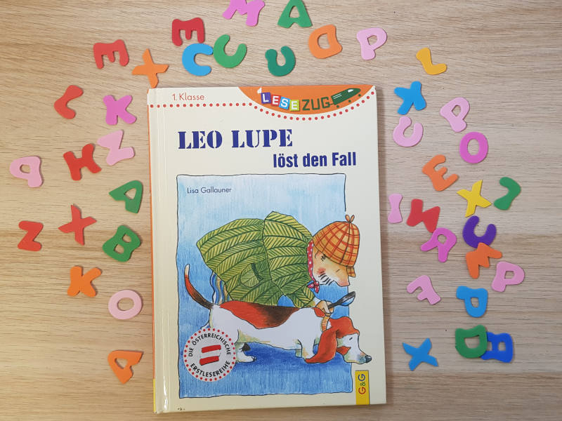 Leo Lupe Buch mit Buchstaben Deko