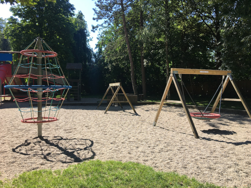 Park in St. Pölten Hammerpark, Klettergerüst mit Rutschen