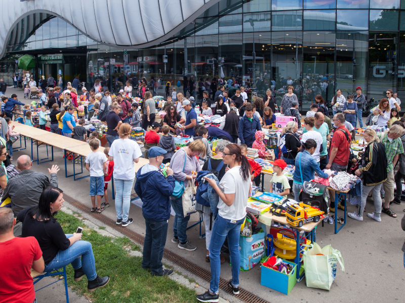 Flohmarkt mit Kindern