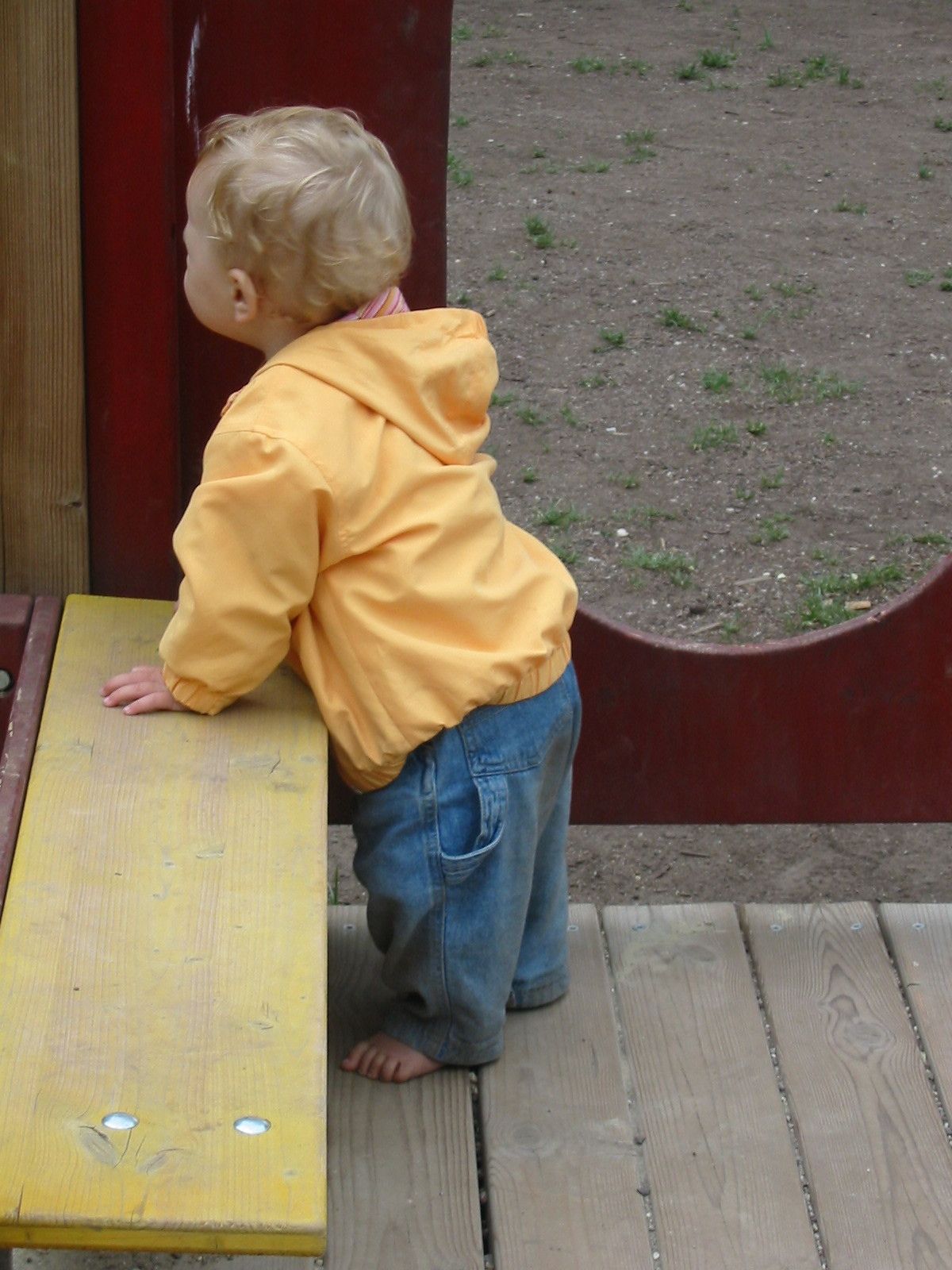 Kleinkind von Hinten 