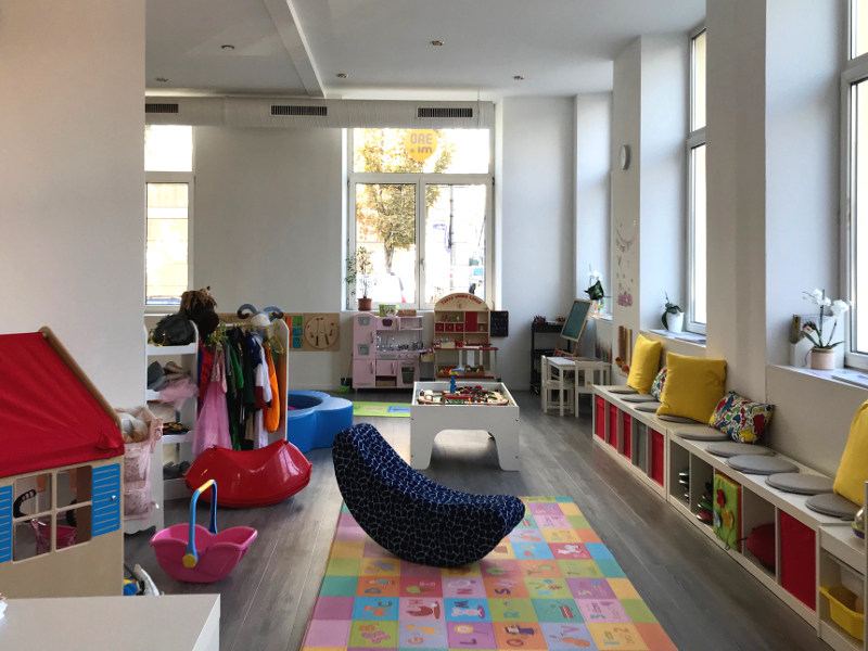 Raum mit Spielgeräten