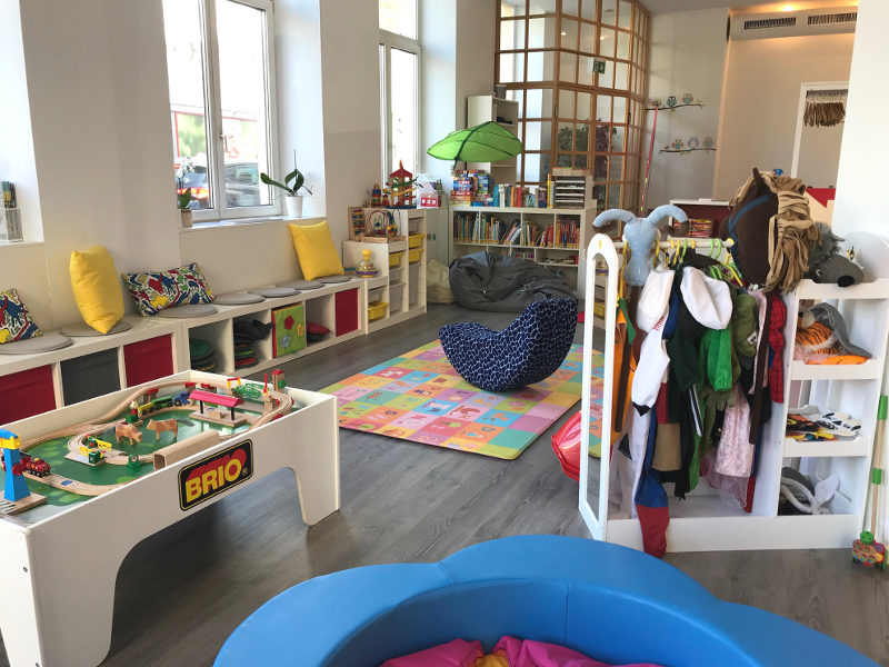 Raum mit Spielgeräten
