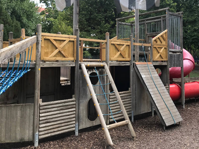 Spielplatz Holzschiff