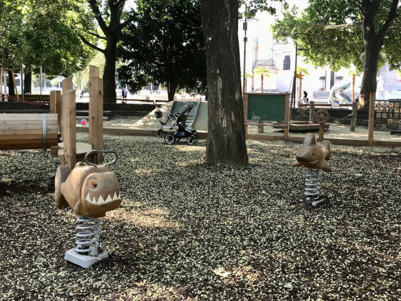 Spielgeräte zum Wippen