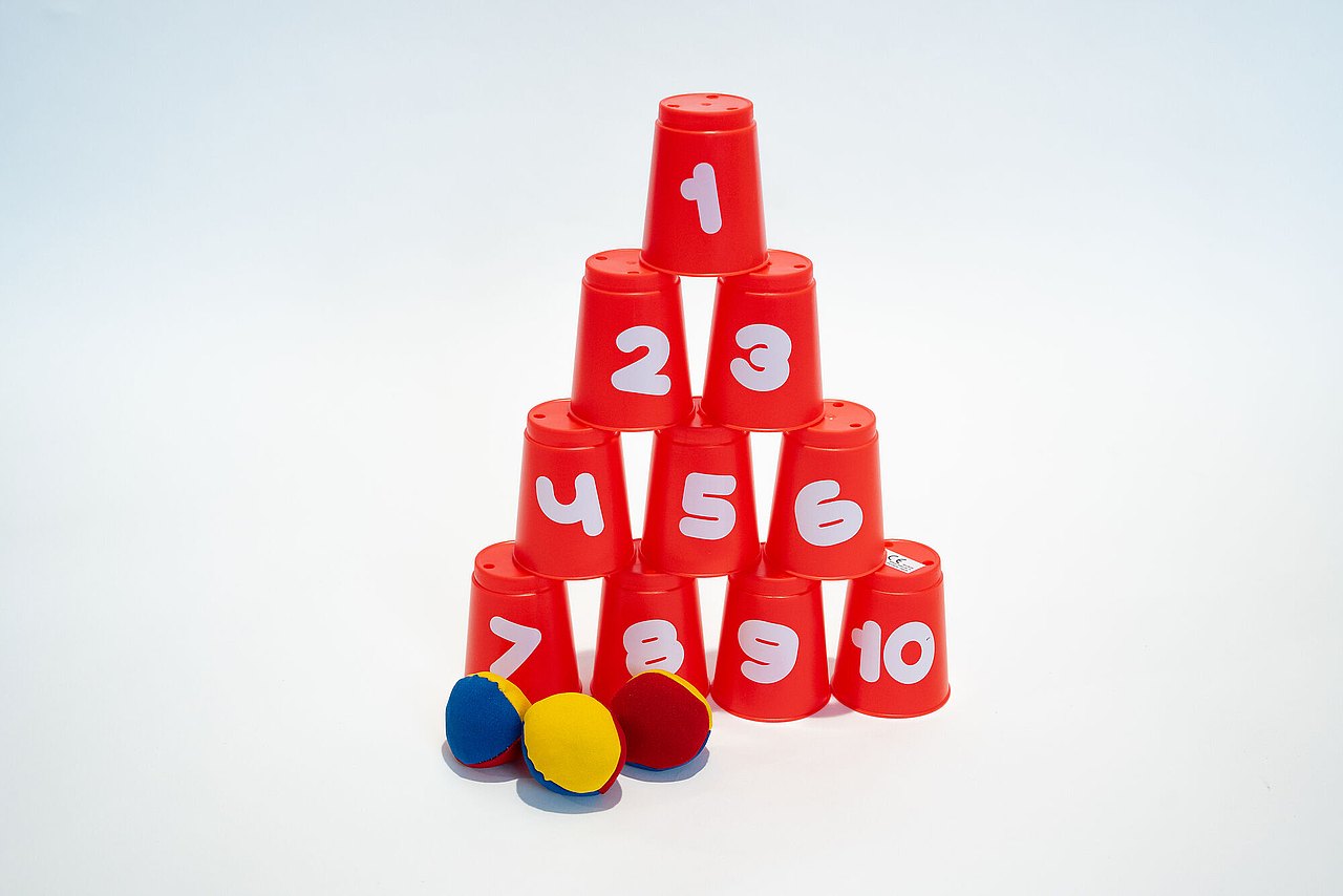 Dosenwerfen Kunststoff mit 3 Stoffbällen