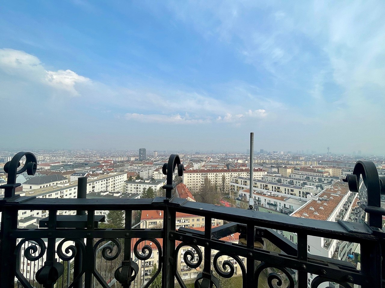 Ausblick vom Wasserturm Favoriten Ausblick vom Wasserturm Favoriten in den 10. Bezirk