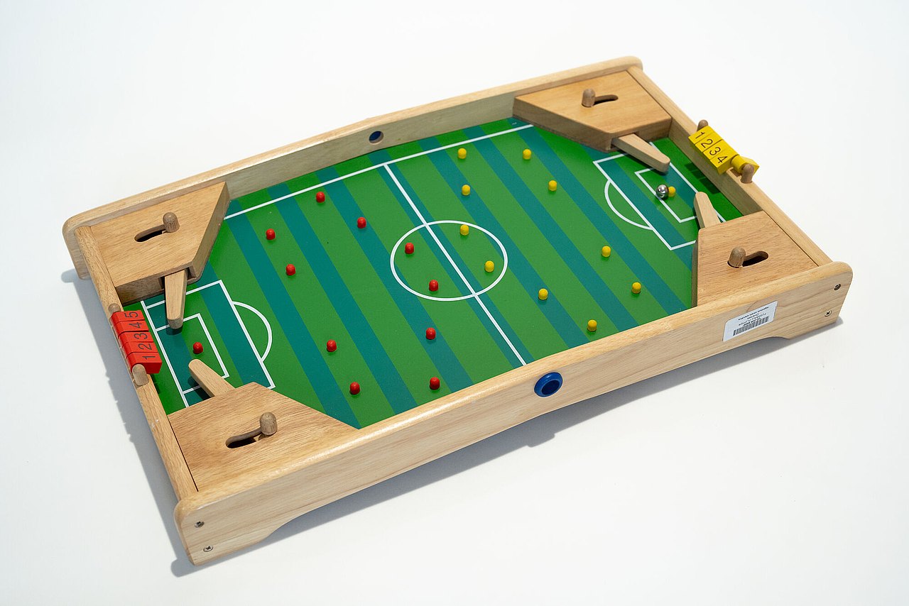 Holzspiel-Flipper Fußball