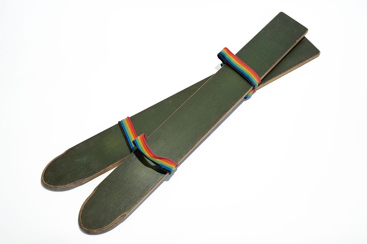 Holzlatten zum gemeinsamen gehen mit Schlauffen