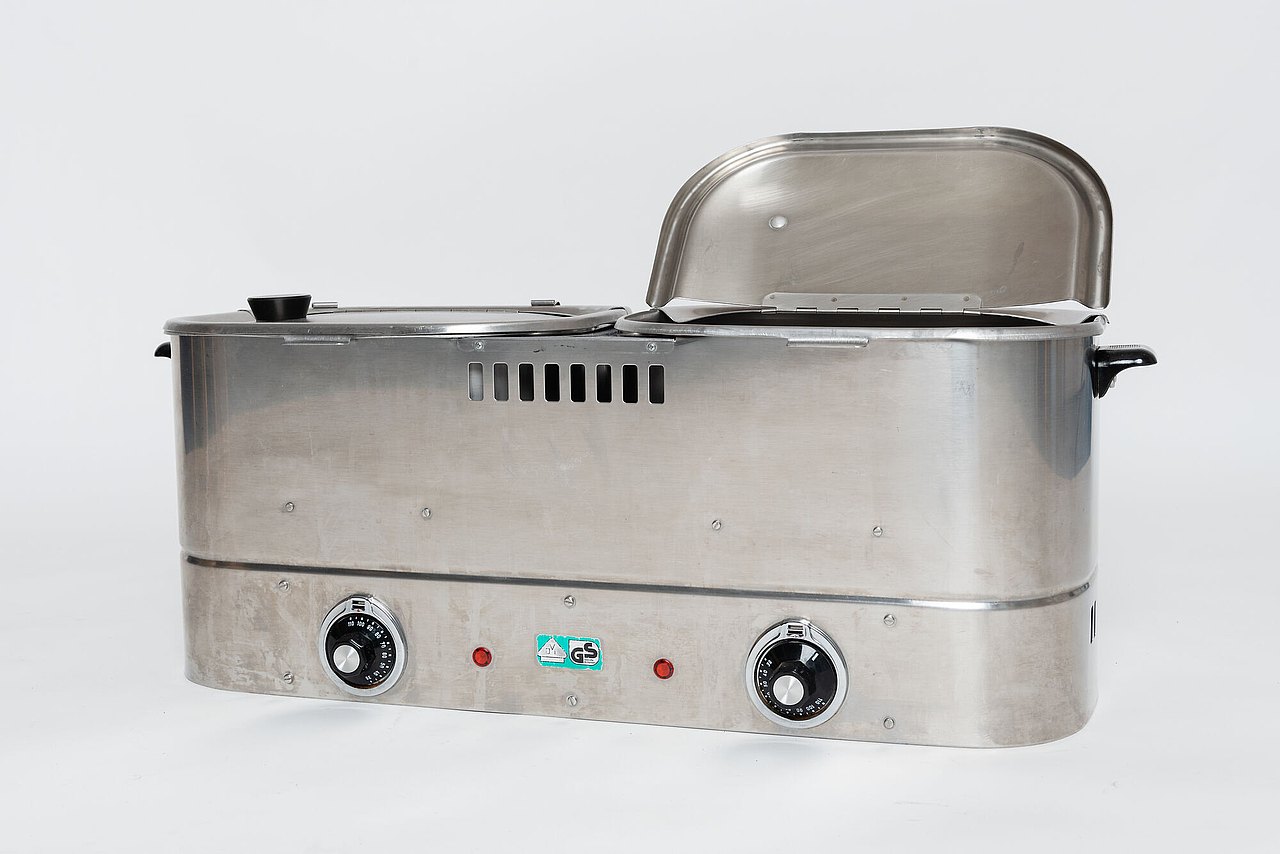 Küchengerät zum aufwärmen von Würsteln