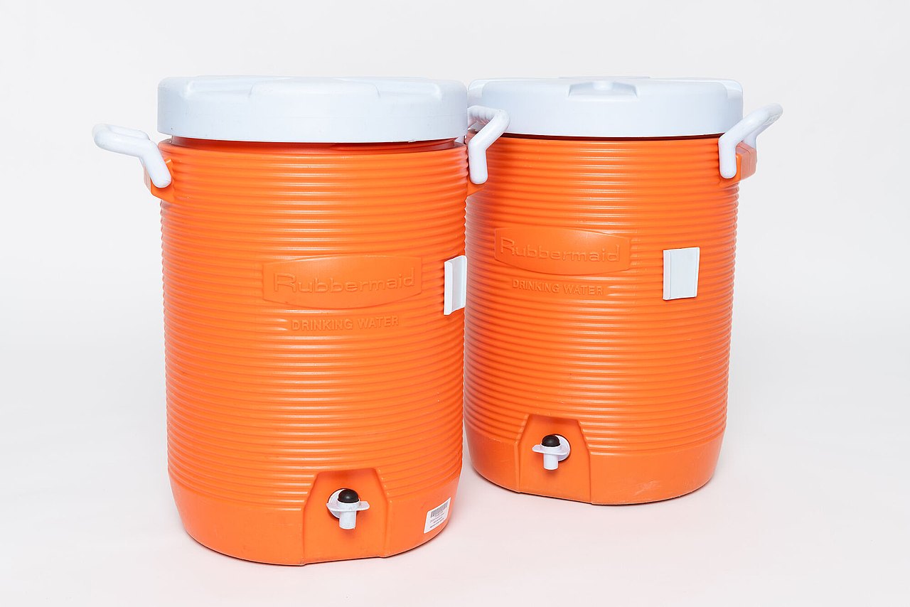 Kunststofffass mit Auslass