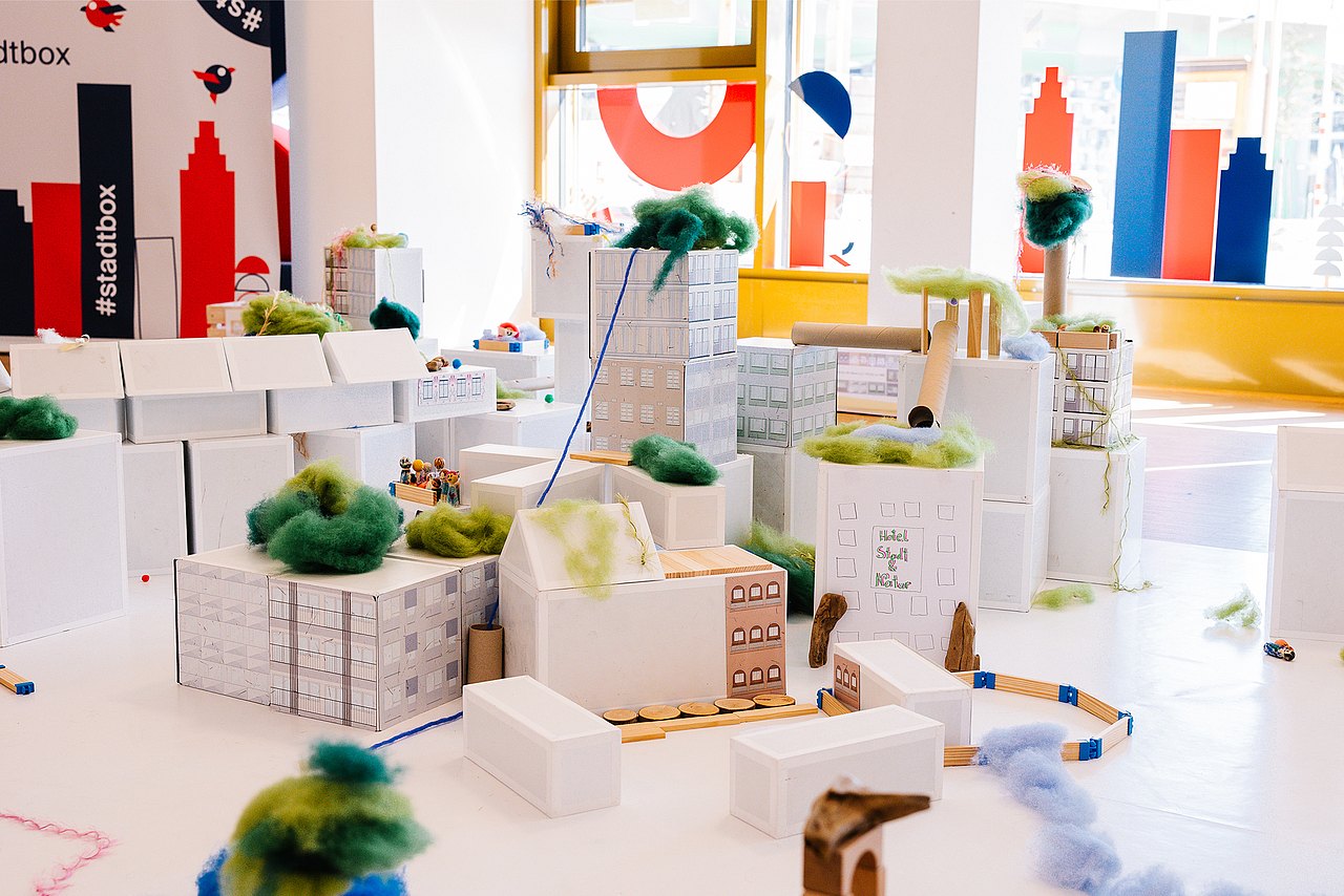 Stadtmodell aus Kartonboxen