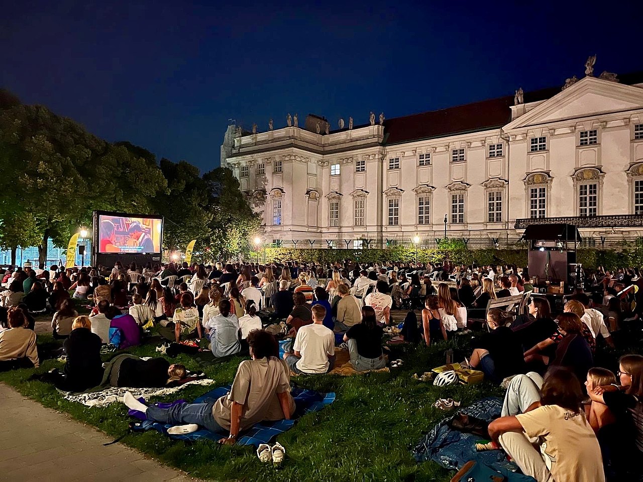 SUNSET CINEMA im Weghuberpark