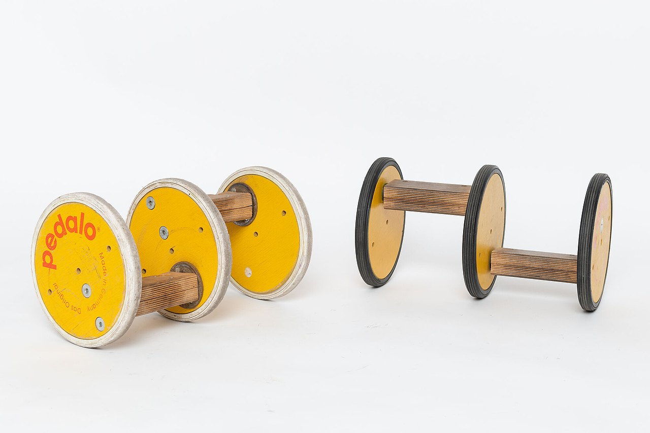 Pedalo mit schmalem Steg