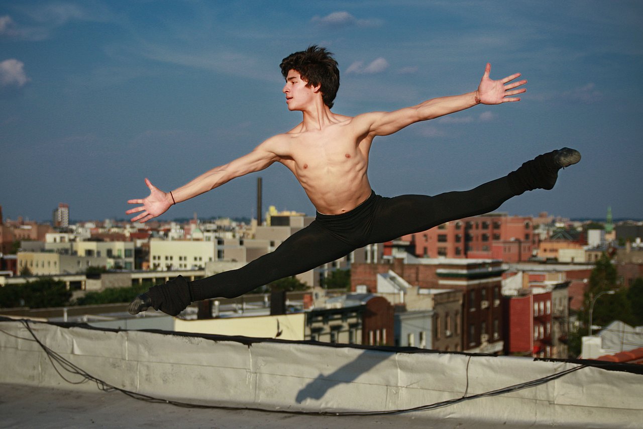 Filmbild von First Position