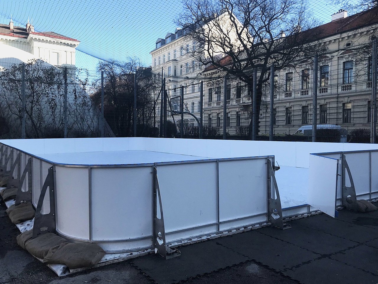 Eislauffläche im Park