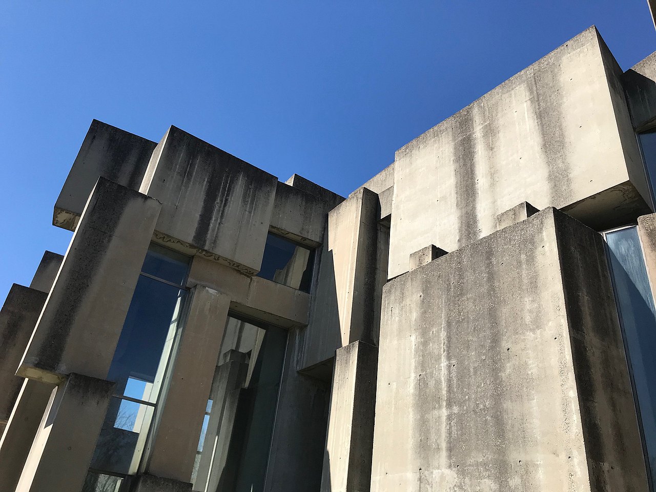 Kirche aus Betonblöcken