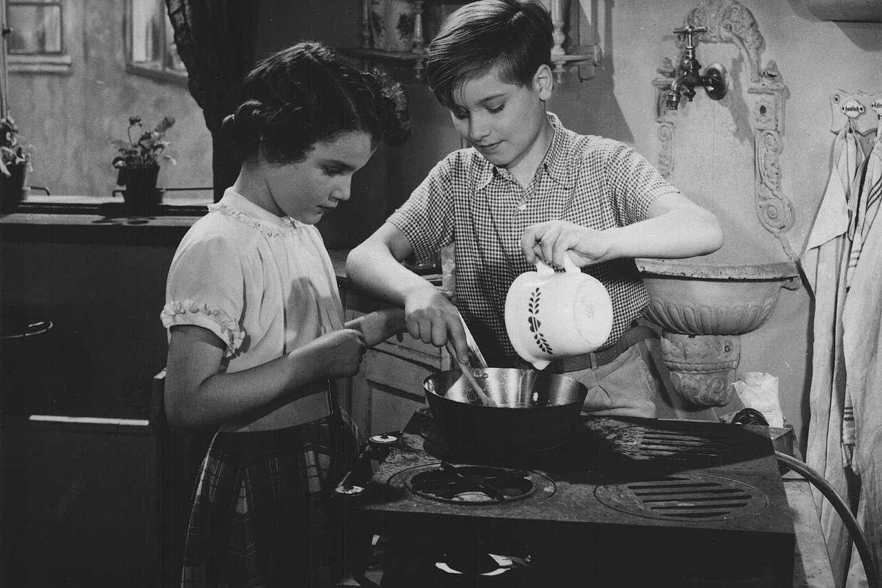 Filmbild von Pünktchen und Anton