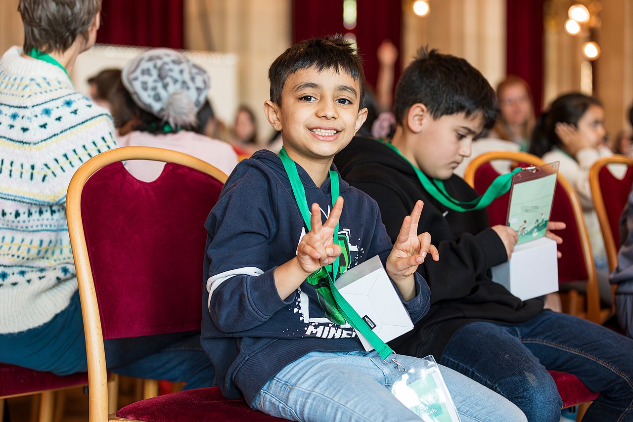 Kinder beim Kinderparlament