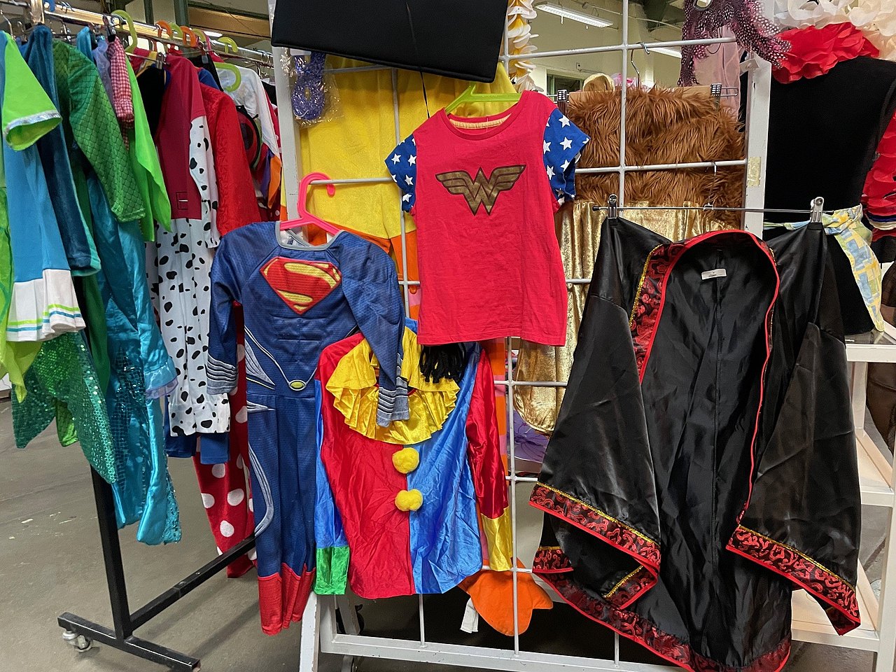 Supermankostüm und andere