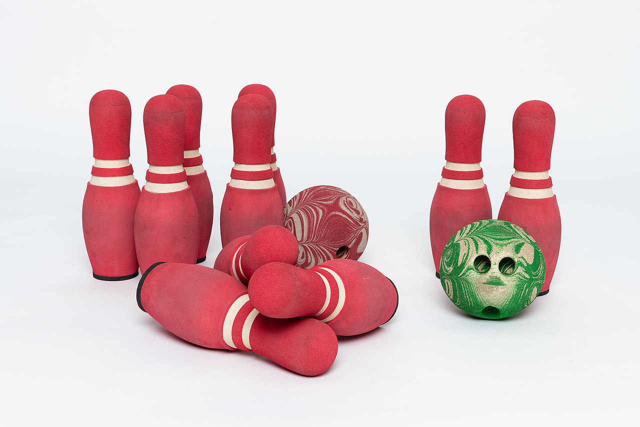 Softbowling Set bestehend aus 10 Pins und 2 Kugeln