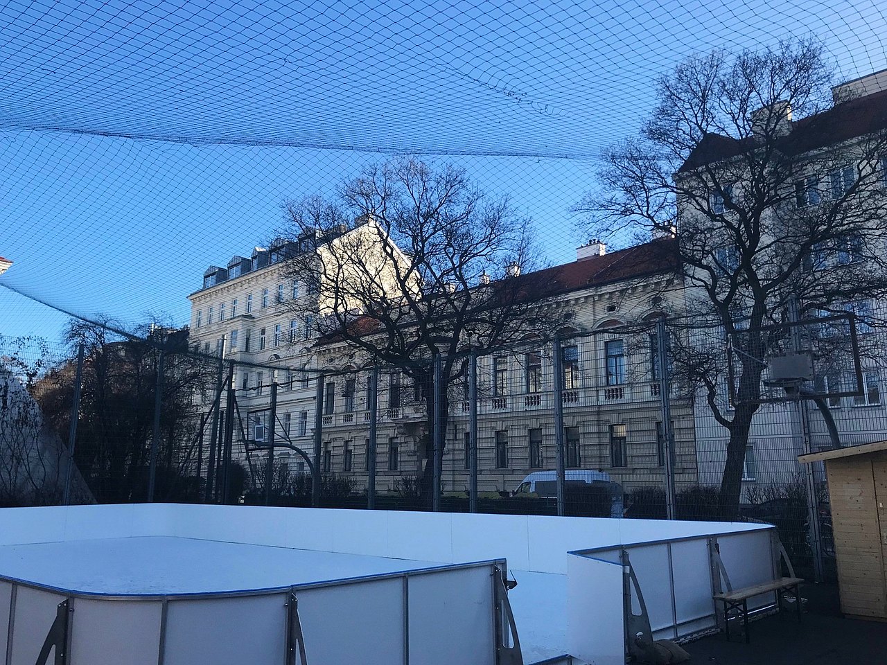 Eislauffläche im Park