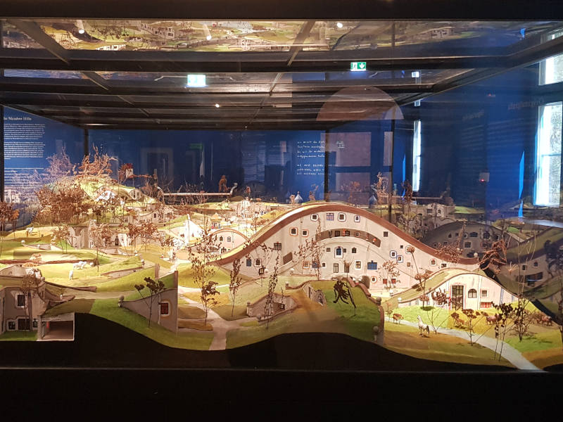 Schaukasten im KunstHausWien